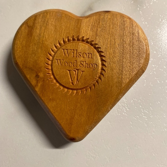 Heart shaped ring keeper - Picture 4 of 6